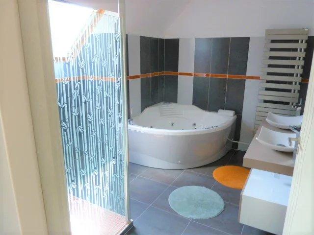 Maison - 180 m² - 6 pièces