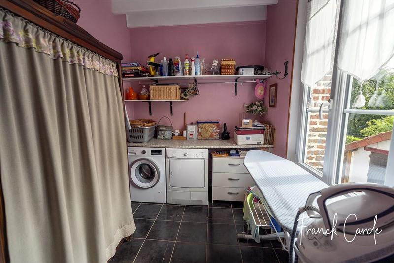 Maison - 198 m² - 8 pièces