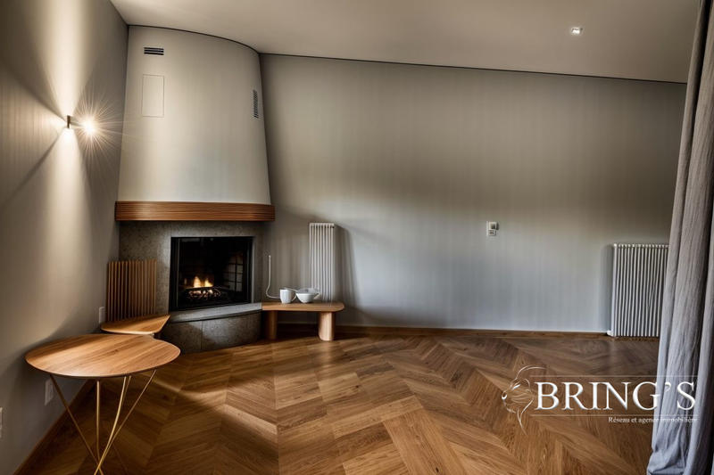 Maison - 225 m² - 9 pièces