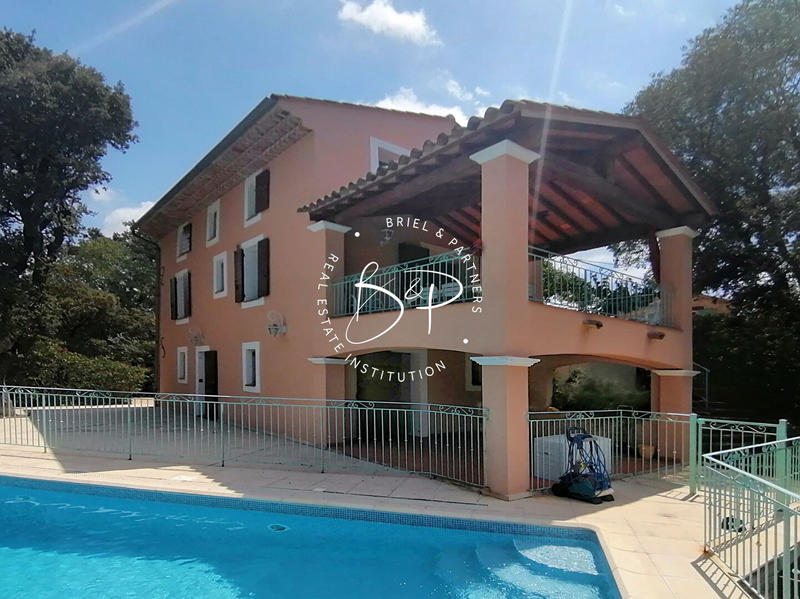 Maison - 135 m² - 5 pièces