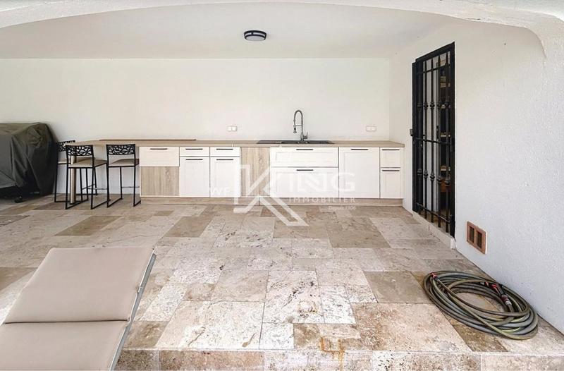 Villa - 220 m² - 7 pièces