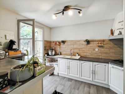 Maison - 245 m² - 9 pièces