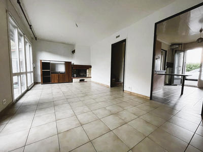 Maison - 93 m² - 5 pièces