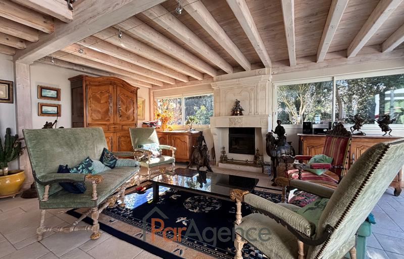 Maison - 235 m² - 6 pièces