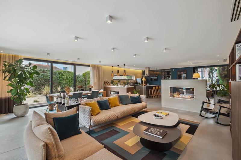 Maison - 203 m² - 6 pièces