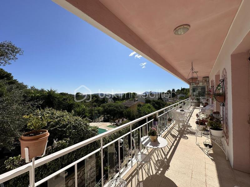 Villa - 208 m² - 7 pièces