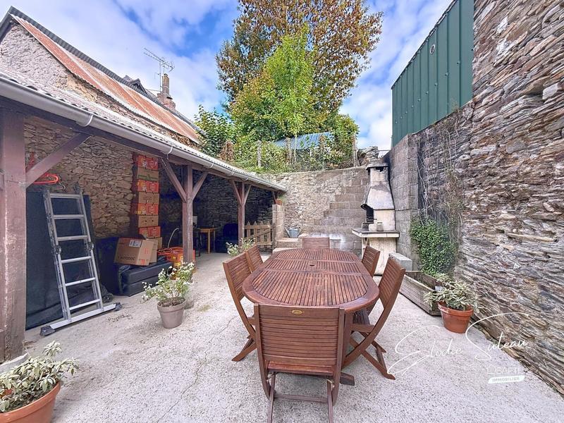 Maison - 166 m² - 8 pièces