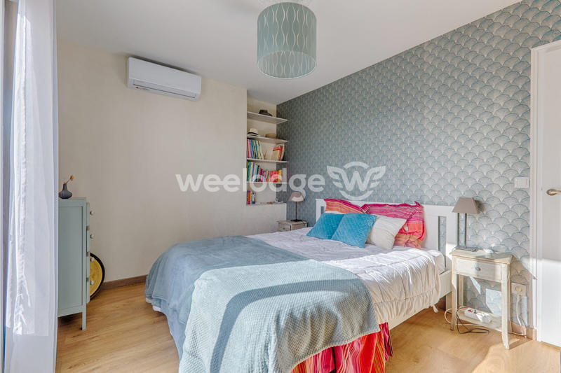 Maison - 213 m² - 6 pièces