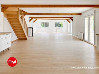 Maison - 215 m² - 8 pièces