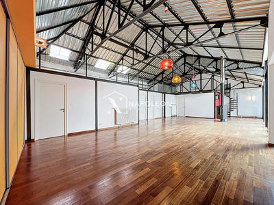 Loft - 270 m² - 6 pièces