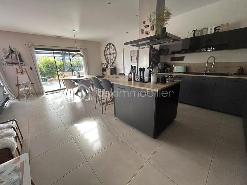 Maison - 145 m² - 6 pièces