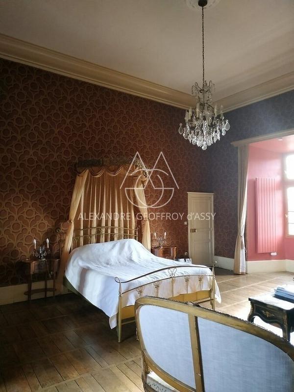 Demeure - 3 000 m² - 26 pièces