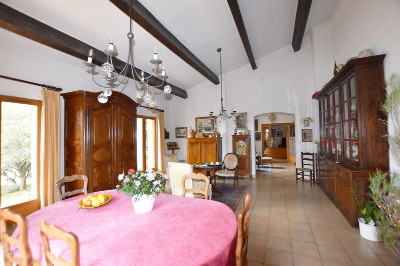 Villa - 214 m² - 7 pièces
