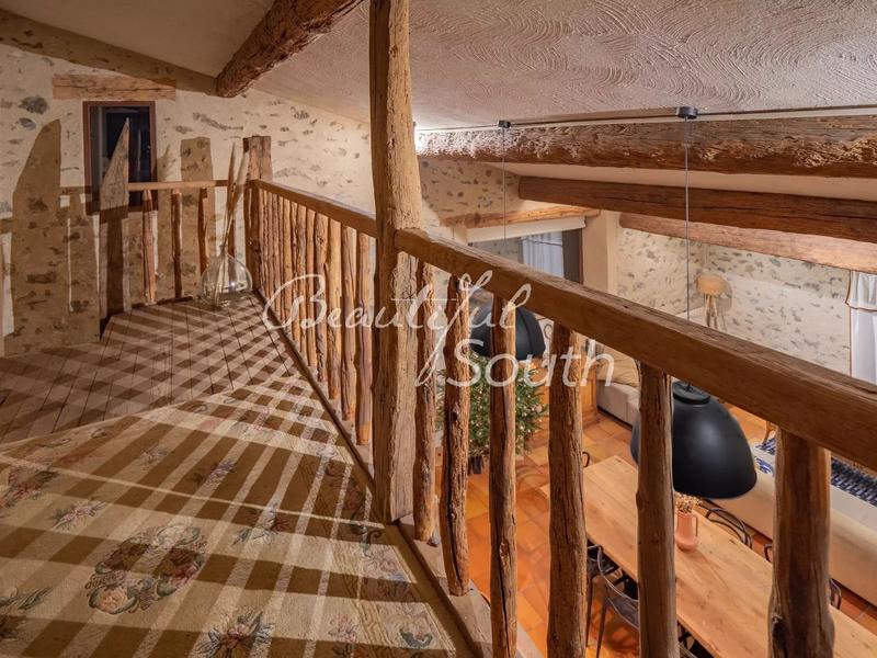 Mas - 240 m² - 8 pièces