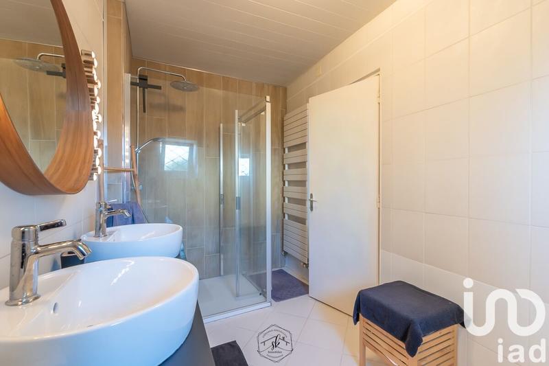 Maison - 210 m² - 7 pièces