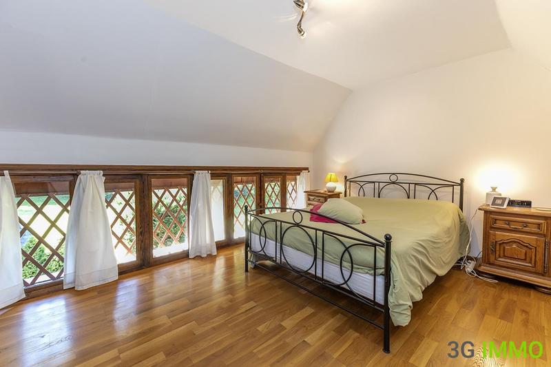 Propriété - 230 m² - 7 pièces