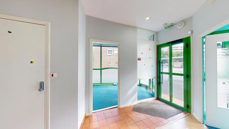 Bureau - 84 m² - 6 pièces