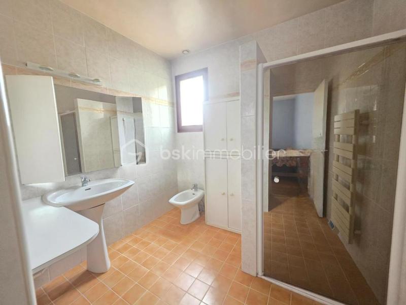 Maison - 228 m² - 7 pièces