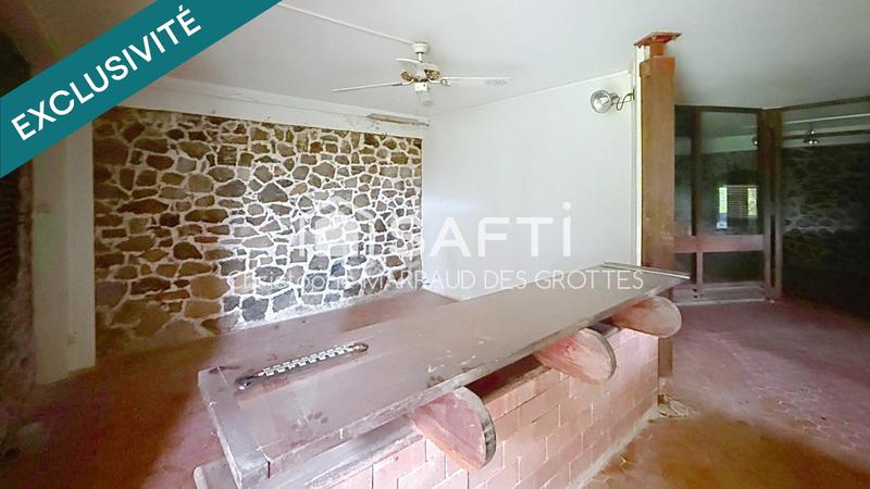 Maison - 252 m² - 6 pièces