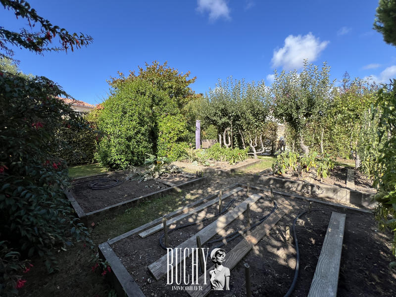 Maison - 318 m² - 9 pièces