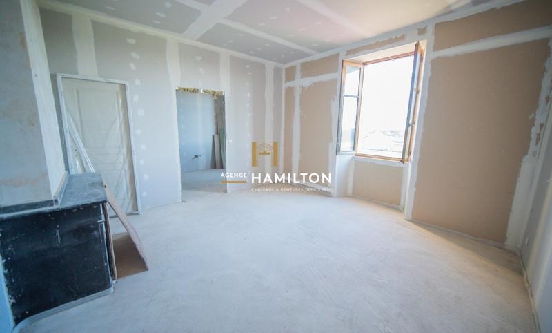 Propriété - 325 m² - 8 pièces