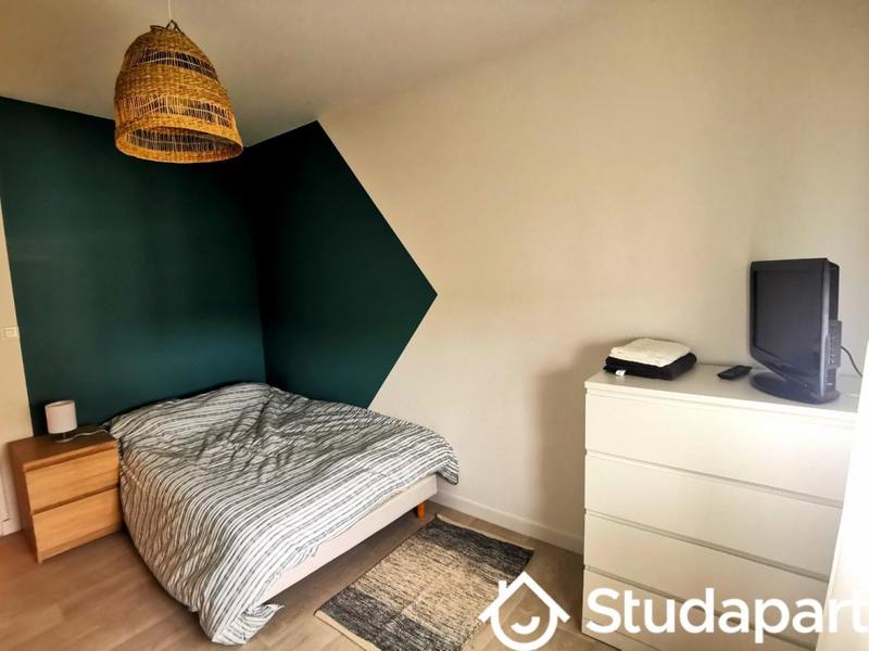 Chambre - 10 m² - 1 pièce