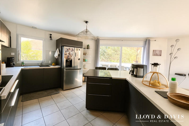 Maison - 192 m² - 6 pièces