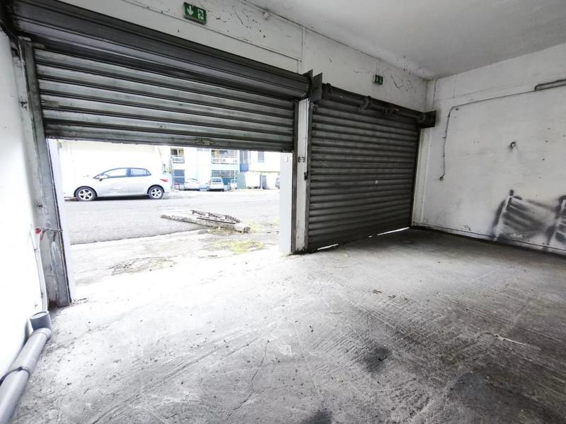 Local commercial - 150 m² - 1 pièce