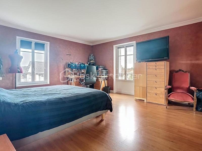 Maison - 250 m² - 7 pièces