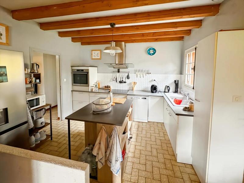 Maison - 90 m² - 5 pièces