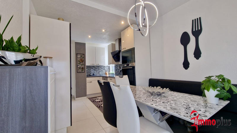 Appartement - 101 m² - 5 pièces