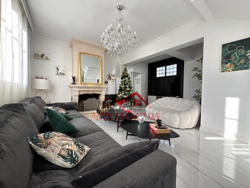 Propriété - 179 m² - 6 pièces