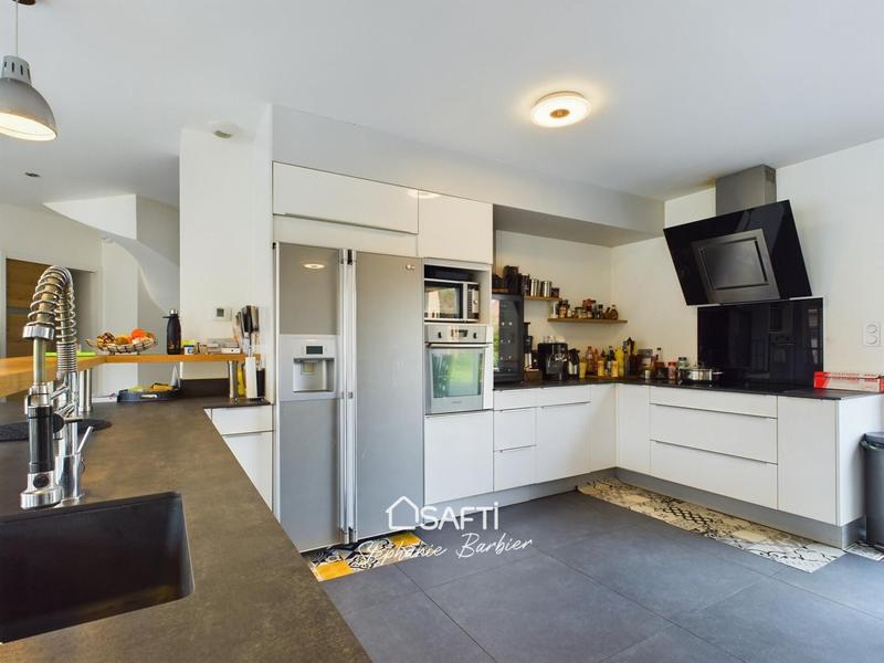 Maison - 187 m² - 6 pièces