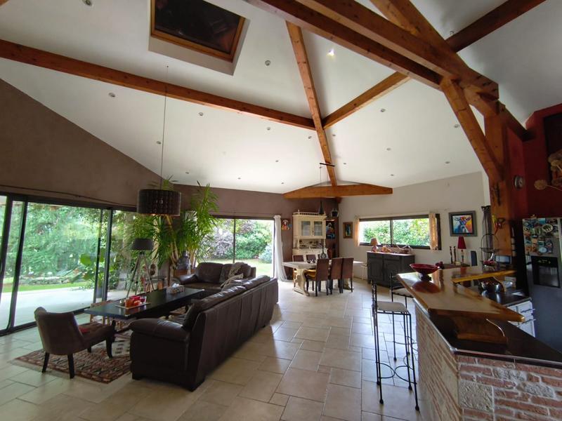 Maison - 200 m² - 6 pièces