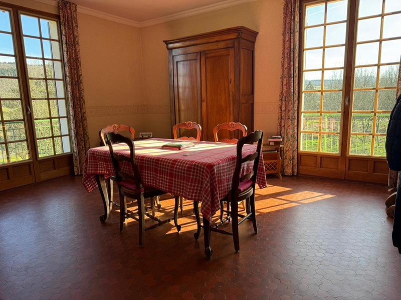 Maison de village - 295 m² - 15 pièces