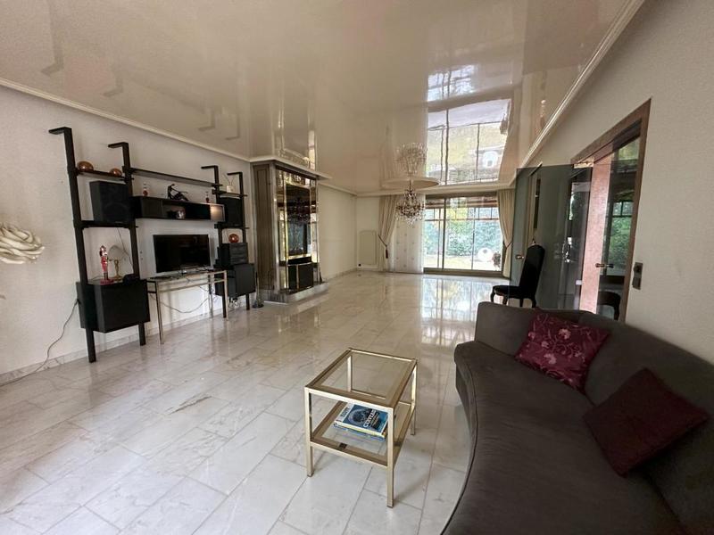 Maison d'architecte - 218 m² - 5 pièces