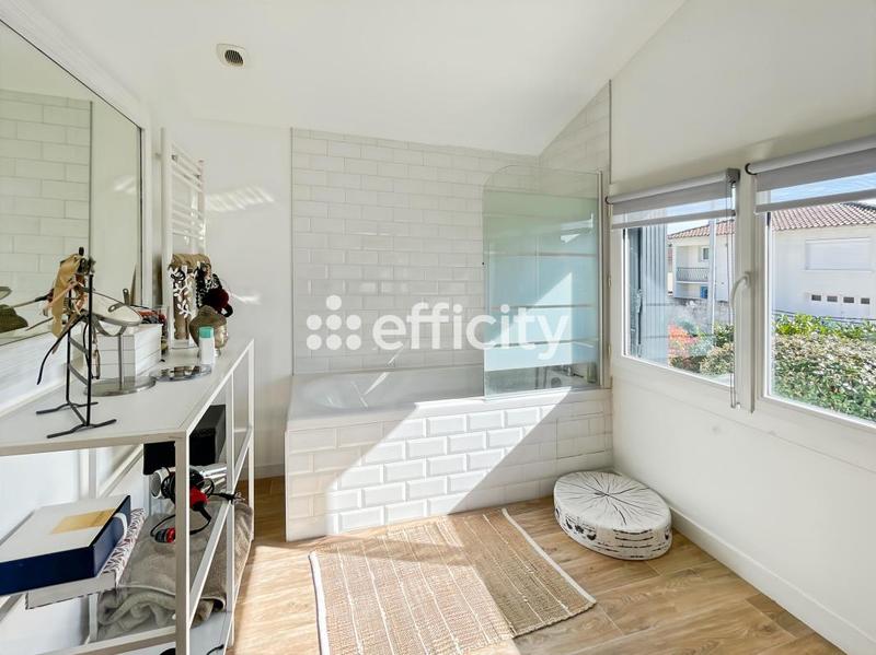 Maison - 192 m² - 7 pièces