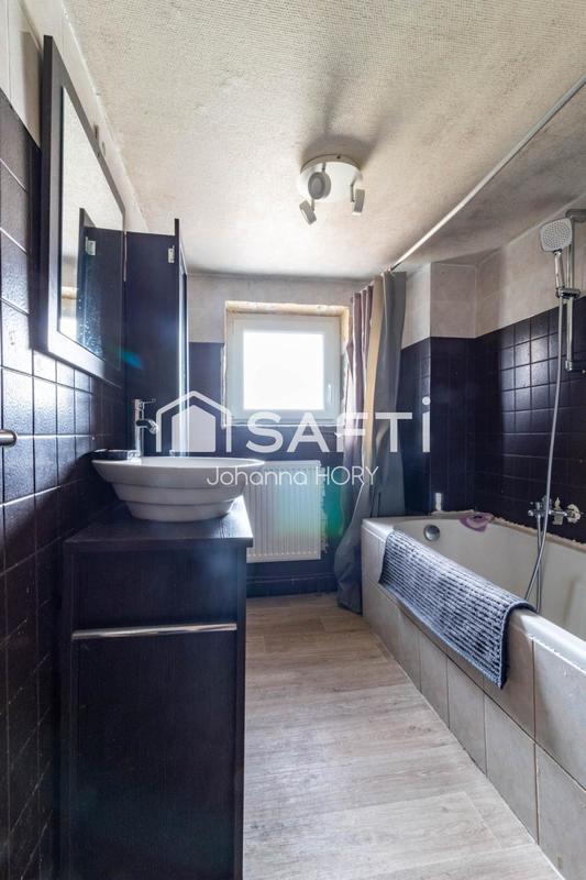 Maison - 216 m² - 10 pièces