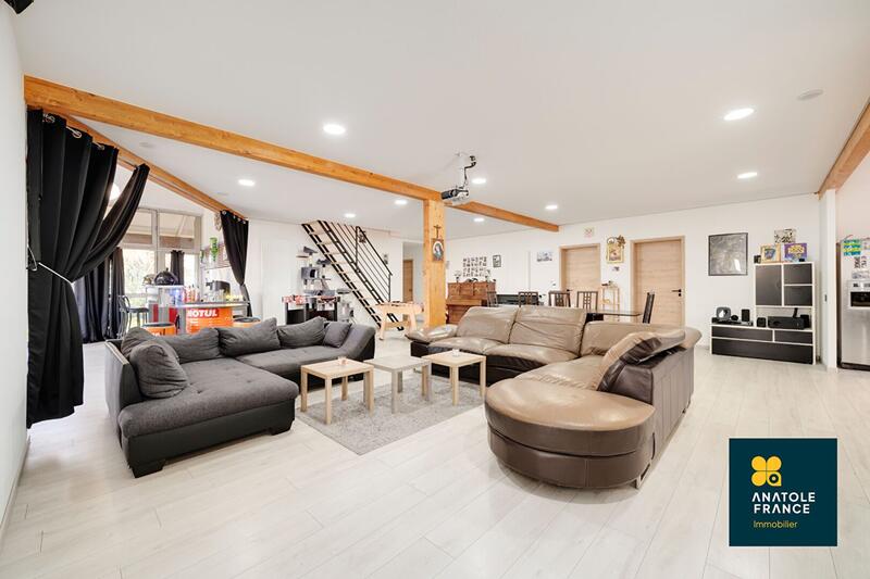 Maison - 270 m² - 7 pièces