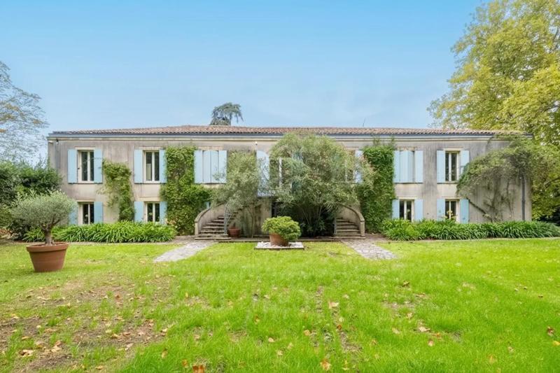 Château - 600 m² - 12 pièces