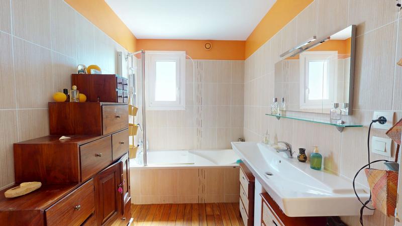 Maison - 180 m² - 6 pièces