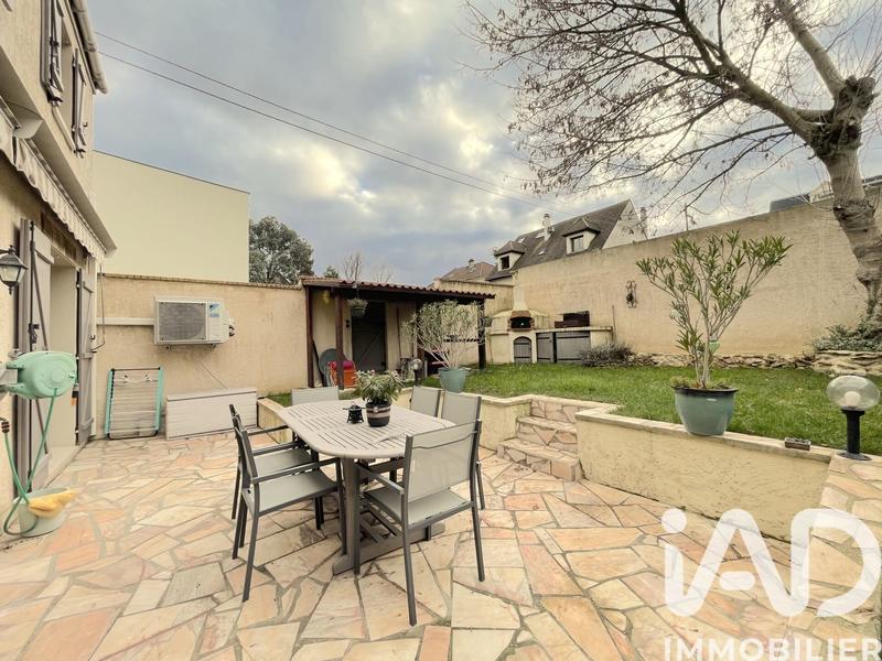 Maison - 92 m² - 5 pièces