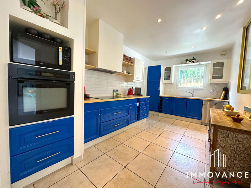 Villa - 180 m² - 6 pièces