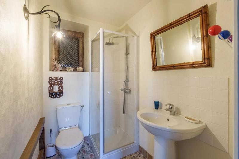 Demeure - 350 m² - 6 pièces