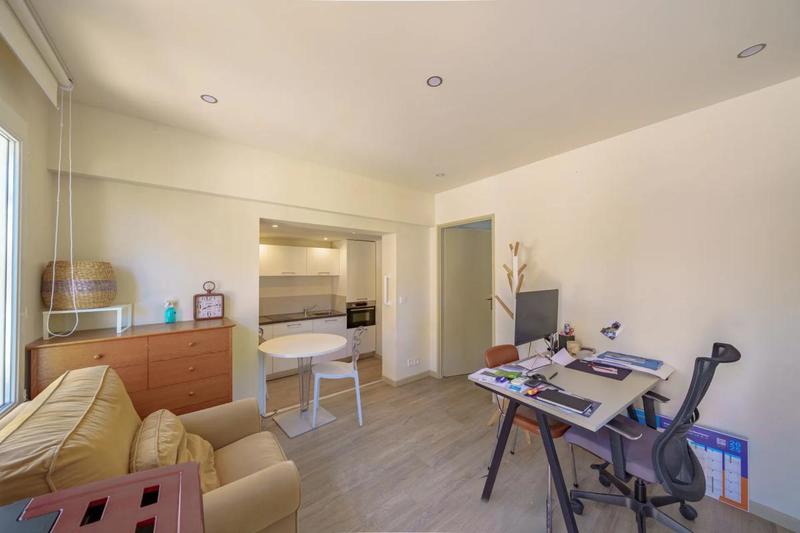 Maison - 350 m² - 6 pièces