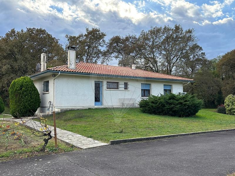 Maison - 200 m² - 6 pièces