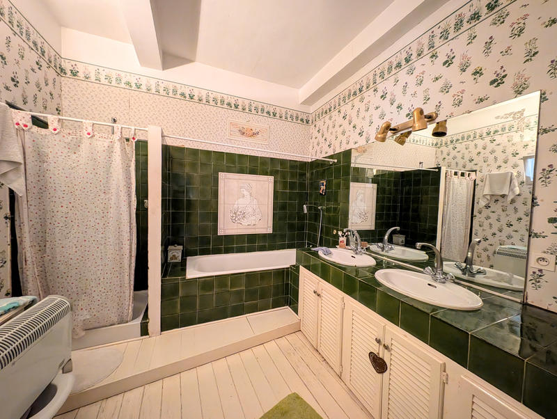 Maison - 280 m² - 5 pièces