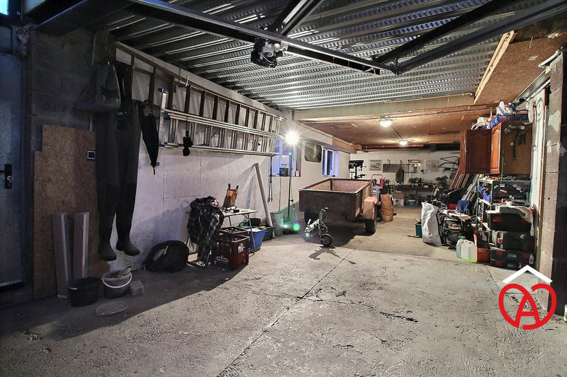 Maison ancienne - 243 m² - 9 pièces