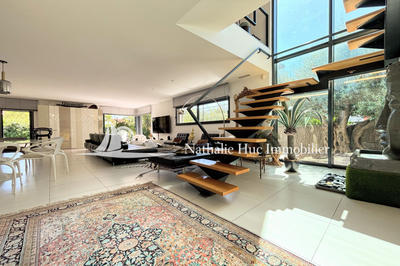 Villa - 180 m² - 4 pièces