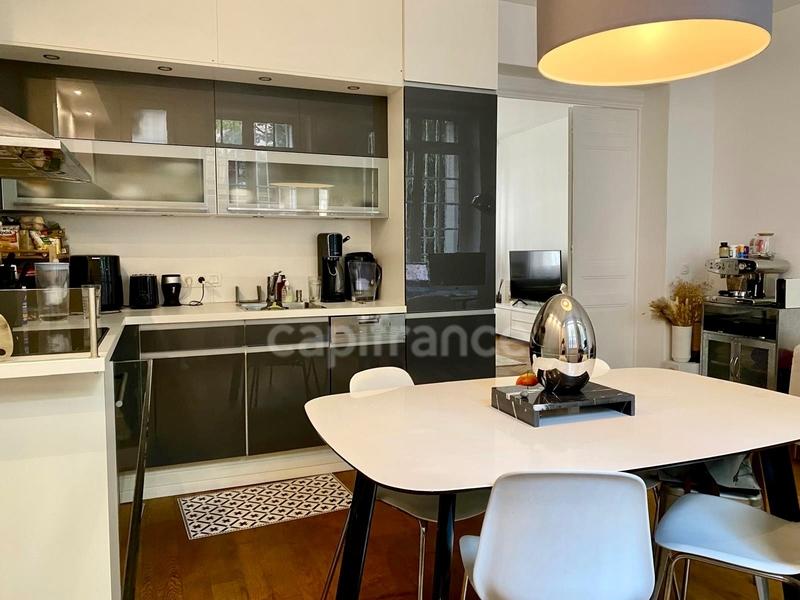 Appartement bourgeois - 71 m² - 3 pièces